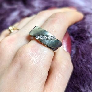 custom Mark Schneider wedding band